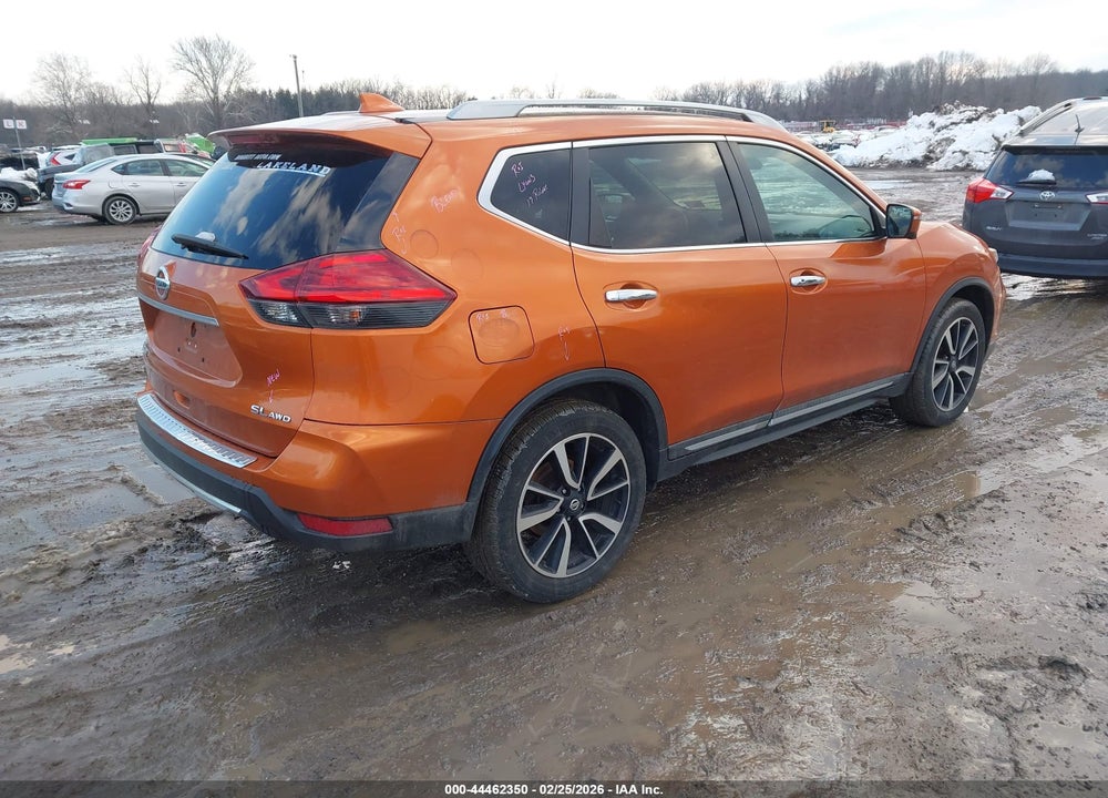 2017 NISSAN ROGUE SL VIN: 5N1AT2MV3HC813027