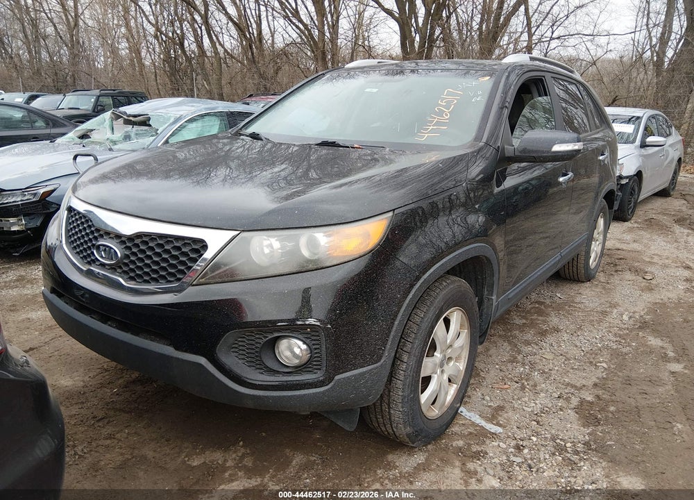 2013 KIA SORENTO LX VIN: 5XYKT3A60DG405781