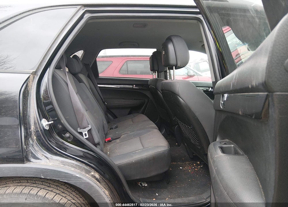 2013 KIA SORENTO LX VIN: 5XYKT3A60DG405781