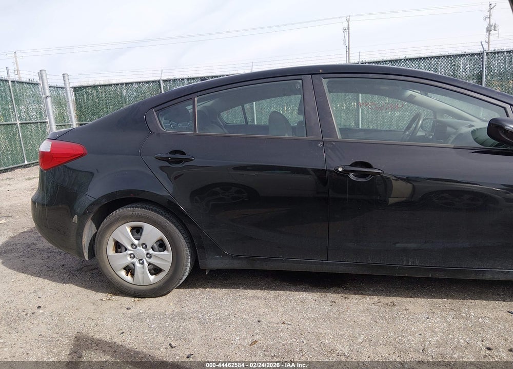 2015 KIA FORTE LX VIN: KNAFK4A64F5436938