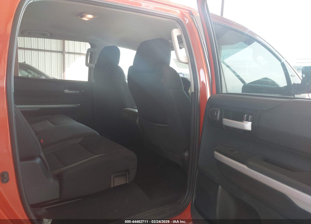 2016 TOYOTA TUNDRA SR5 5.7L V8 VIN: 5TFDW5F18GX568589