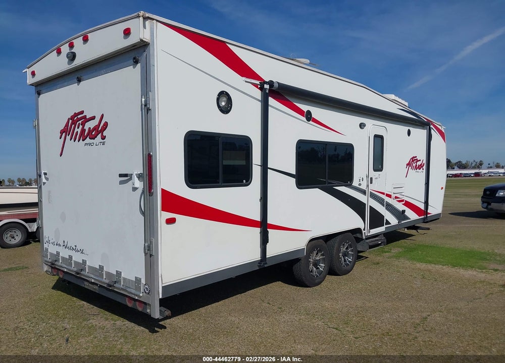 2013 ECLIPSE ATTITUDE VIN: 5LZBE2327CR009686