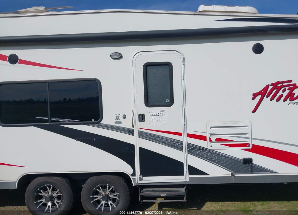 2013 ECLIPSE ATTITUDE VIN: 5LZBE2327CR009686