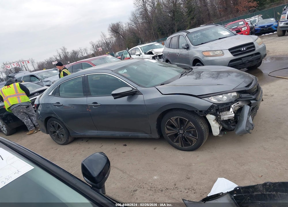 2018 HONDA CIVIC EX VIN: SHHFK7H58JU428574