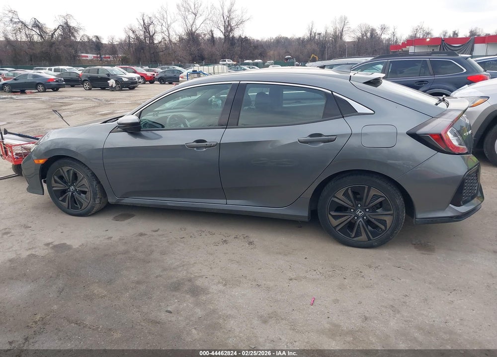 2018 HONDA CIVIC EX VIN: SHHFK7H58JU428574