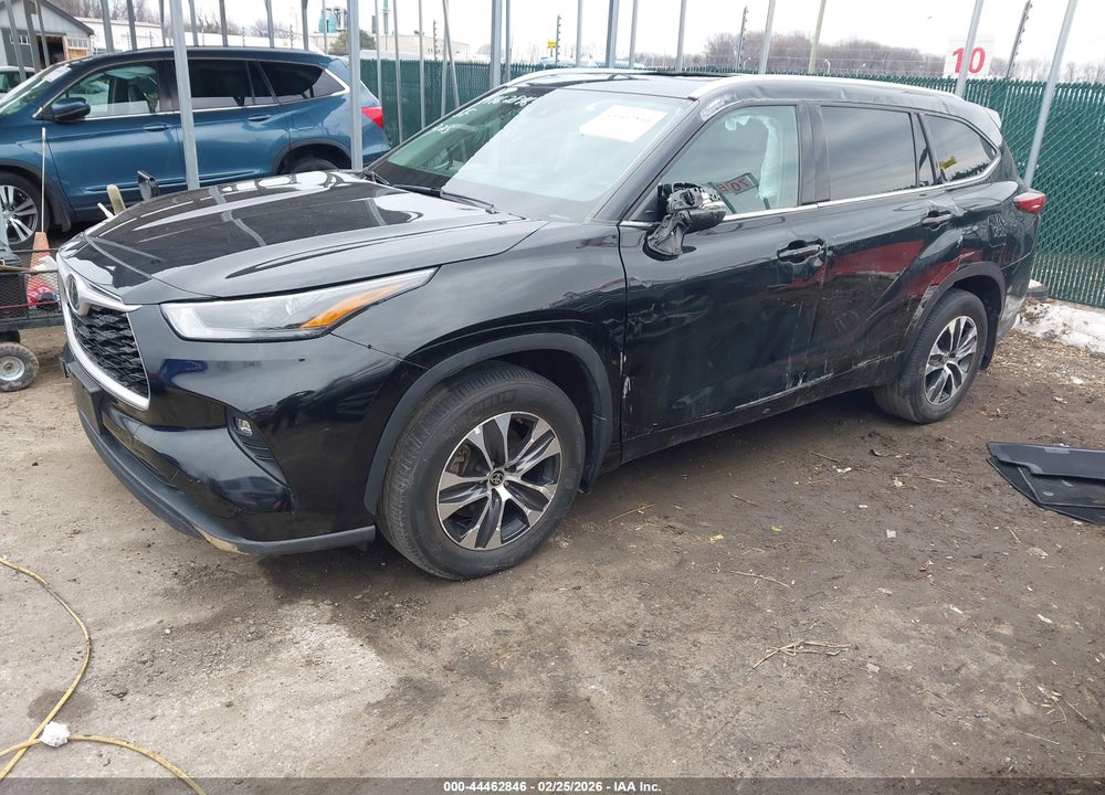2022 TOYOTA HIGHLANDER XLE VIN: 5TDGZRBH3NS189372