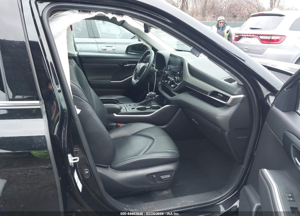 2022 TOYOTA HIGHLANDER XLE VIN: 5TDGZRBH3NS189372