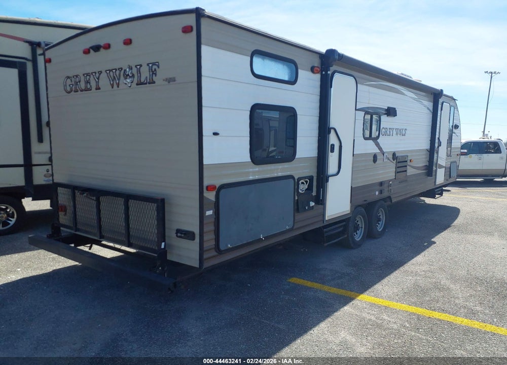2015 FOREST RIVER 29FT CHEROKEE M 29VT VIN: 4X4TCKE29FK029238