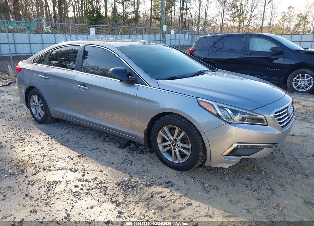 2015 HYUNDAI SONATA SE VIN: 5NPE24AFXFH227136