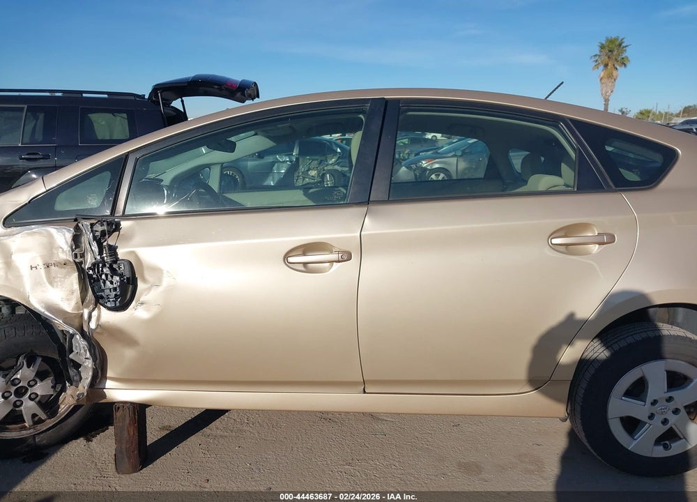 2011 TOYOTA PRIUS THREE VIN: JTDKN3DU2B1382084