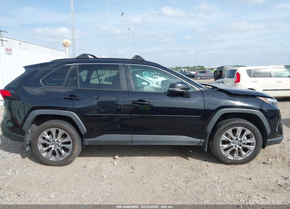2022 TOYOTA RAV4 XLE PREMIUM VIN: 2T3C1RFV8NC208536
