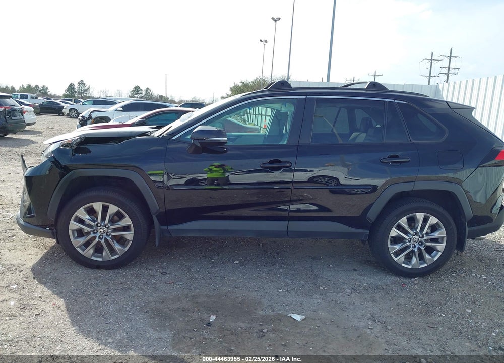 2022 TOYOTA RAV4 XLE PREMIUM VIN: 2T3C1RFV8NC208536