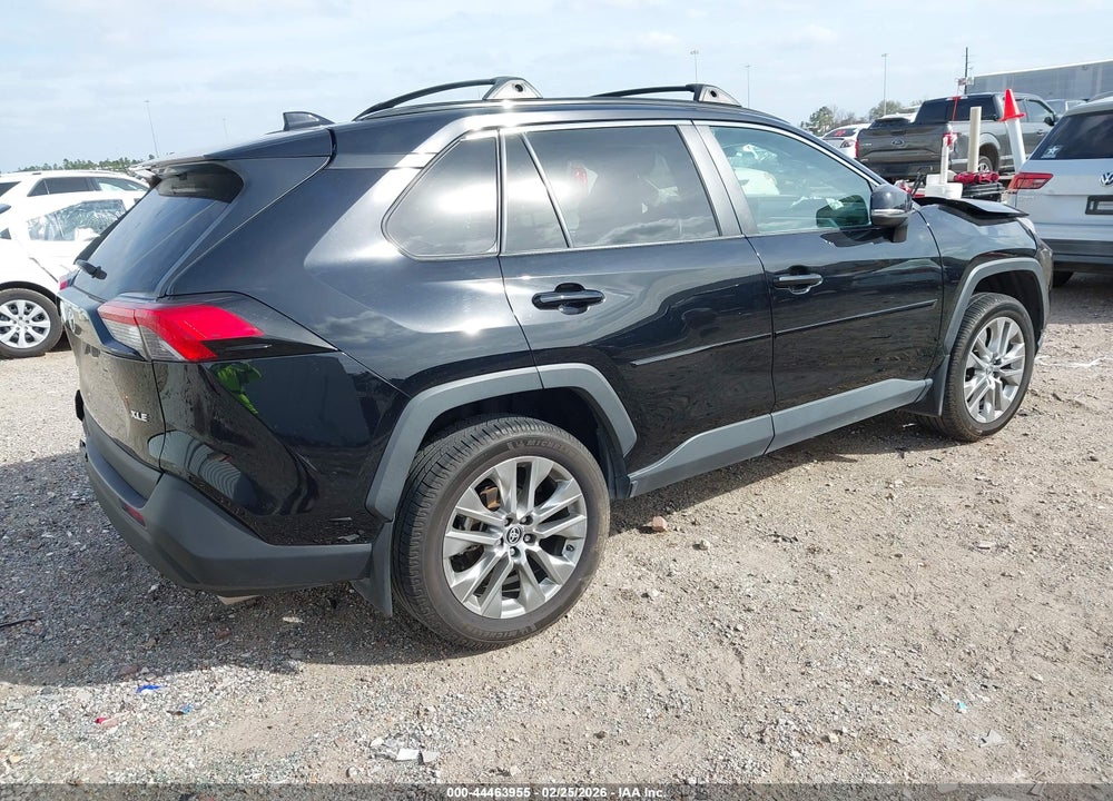 2022 TOYOTA RAV4 XLE PREMIUM VIN: 2T3C1RFV8NC208536