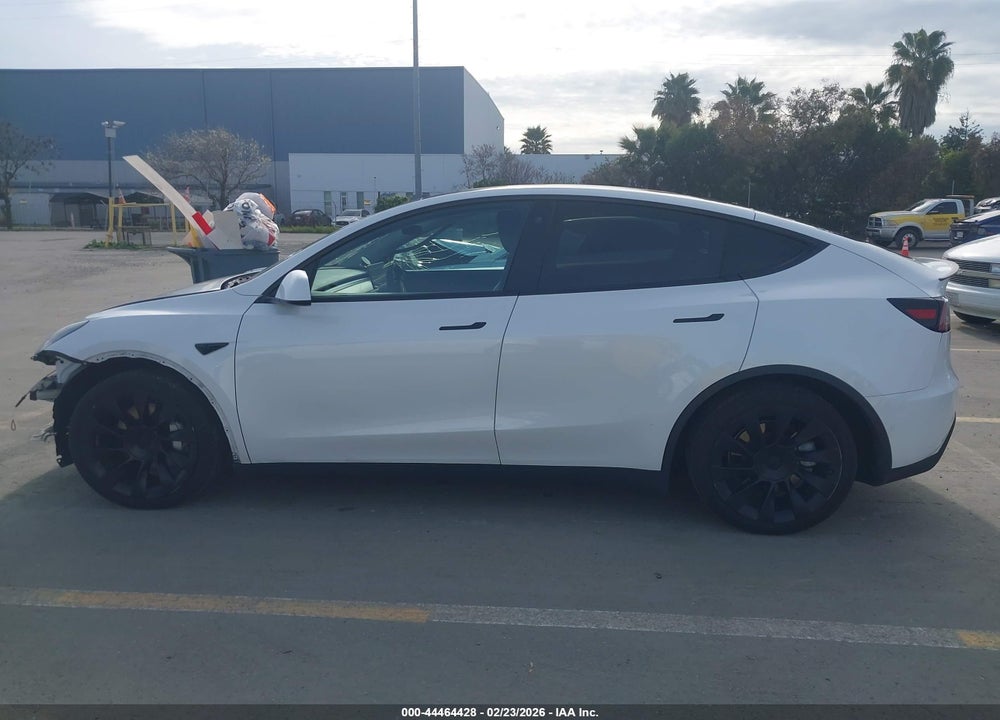 2021 TESLA MODEL Y LONG RANGE DUAL MOTOR ALL-WHEEL DRIVE VIN: 5YJYGAEE3MF180302