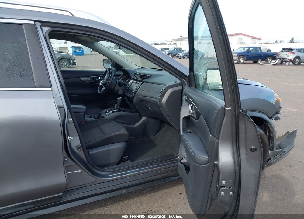 2019 NISSAN ROGUE SV VIN: KNMAT2MV3KP519793