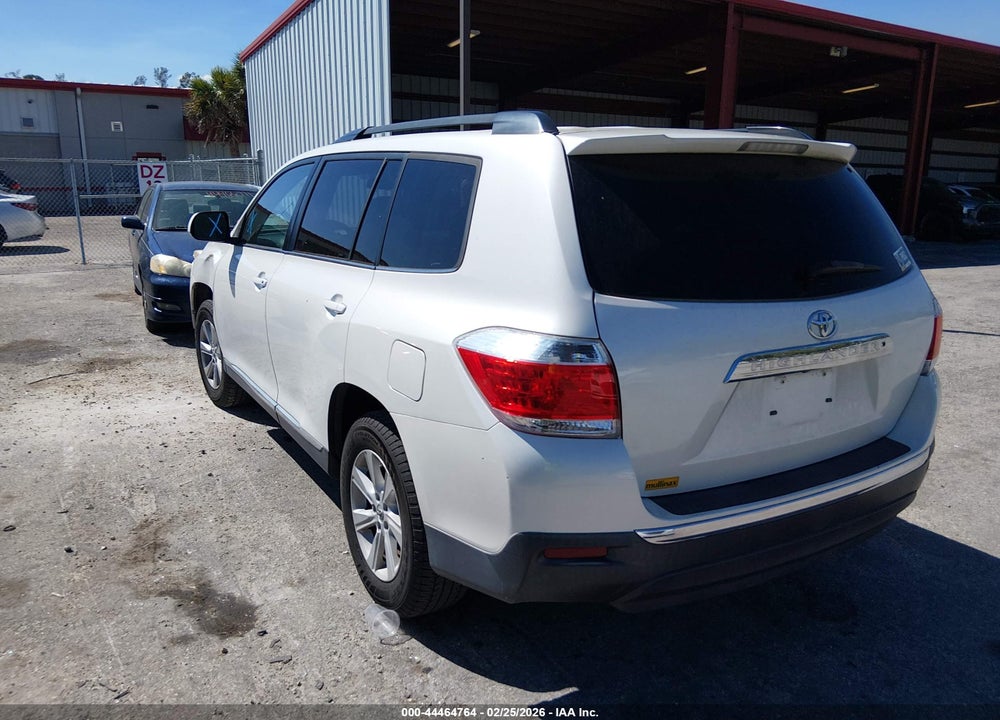 2013 TOYOTA HIGHLANDER BASE PLUS VIN: 5TDZA3EH0DS031319