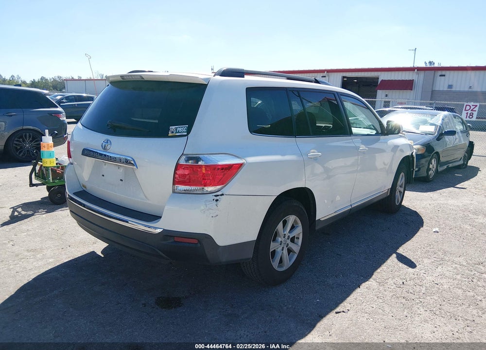 2013 TOYOTA HIGHLANDER BASE PLUS VIN: 5TDZA3EH0DS031319