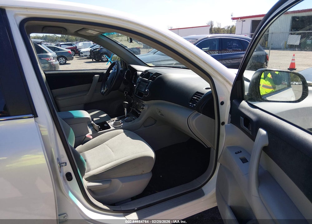 2013 TOYOTA HIGHLANDER BASE PLUS VIN: 5TDZA3EH0DS031319