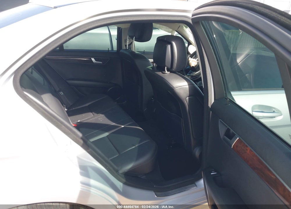 2013 MERCEDES-BENZ C 250 LUXURY VIN: WDDGF4HB3DR280806