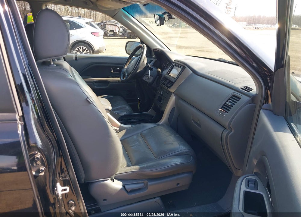 2007 HONDA PILOT EX-L VIN: 5FNYF18597B005667