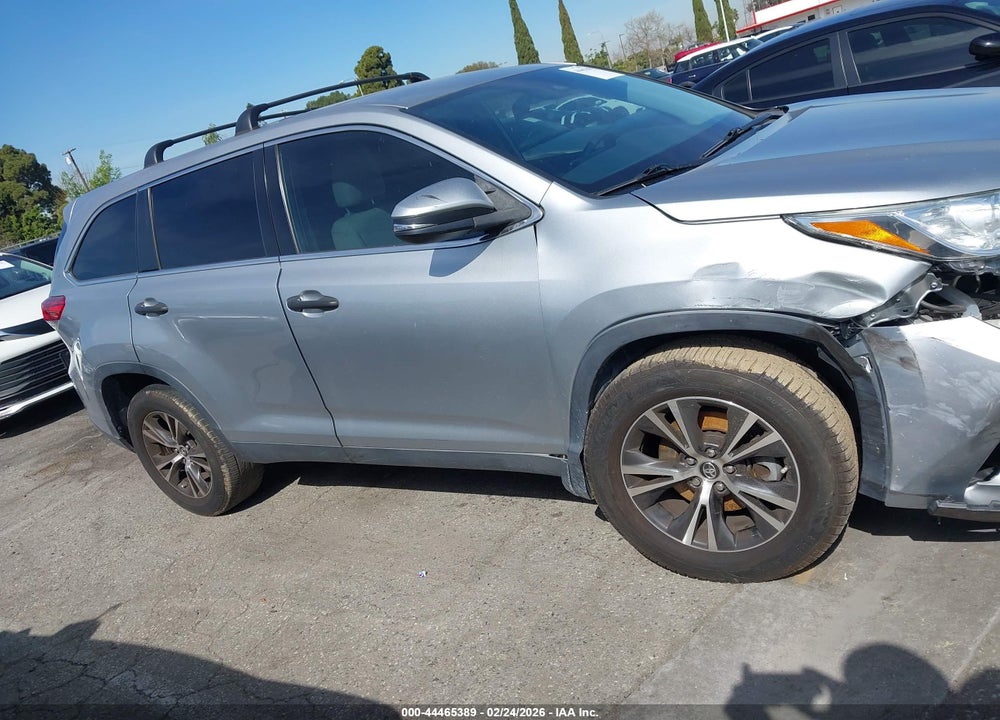 2019 TOYOTA HIGHLANDER LE VIN: 5TDZZRFH5KS298883