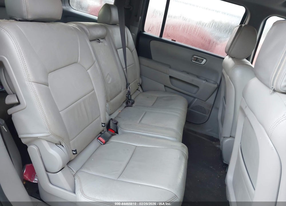 2010 HONDA PILOT EX-L VIN: 5FNYF3H55AB005412