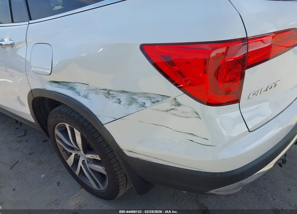 2017 HONDA PILOT ELITE VIN: 5FNYF6H09HB070442