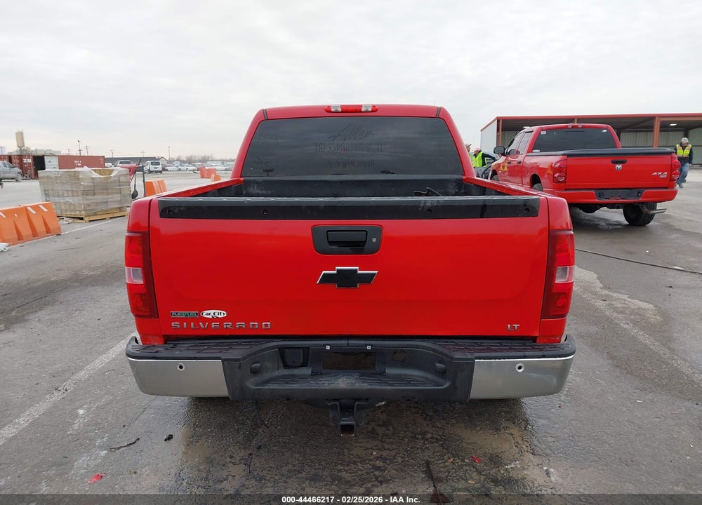 2011 CHEVROLET SILVERADO 1500 LT VIN: 3GCPKSE3XBG321453