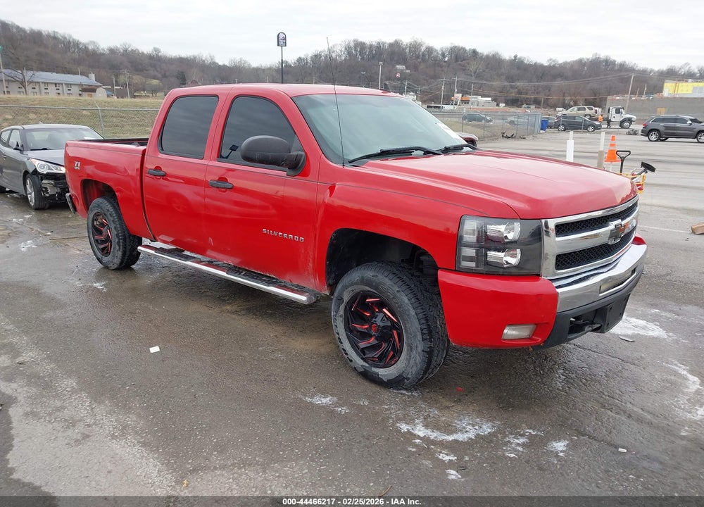 2011 CHEVROLET SILVERADO 1500 LT VIN: 3GCPKSE3XBG321453