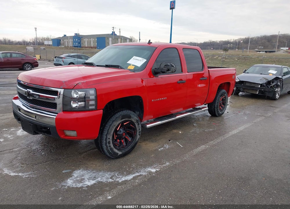 2011 CHEVROLET SILVERADO 1500 LT VIN: 3GCPKSE3XBG321453