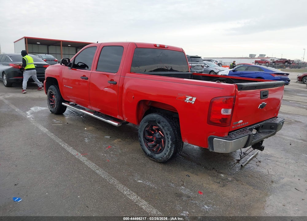 2011 CHEVROLET SILVERADO 1500 LT VIN: 3GCPKSE3XBG321453