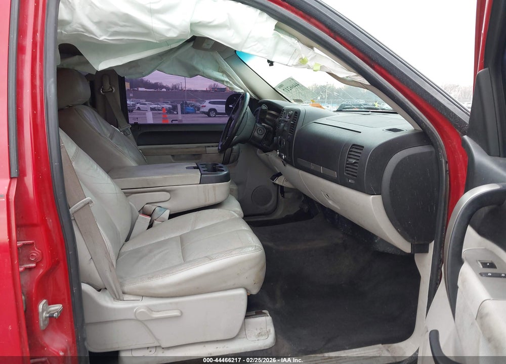 2011 CHEVROLET SILVERADO 1500 LT VIN: 3GCPKSE3XBG321453
