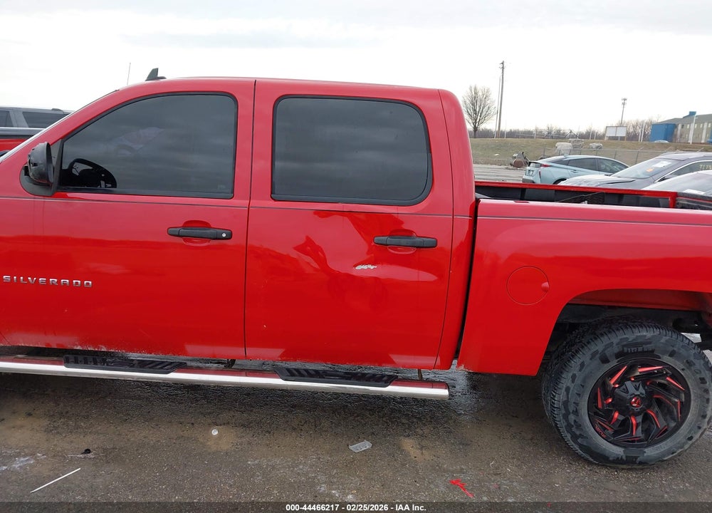 2011 CHEVROLET SILVERADO 1500 LT VIN: 3GCPKSE3XBG321453