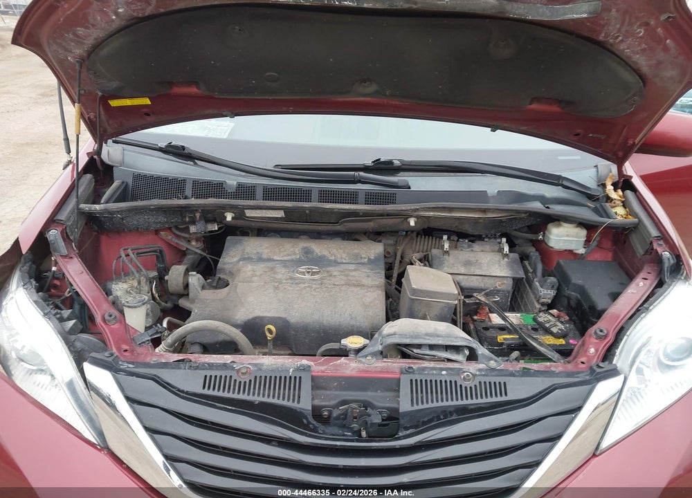 2014 TOYOTA SIENNA LE V6 8 PASSENGER VIN: 5TDKK3DC0ES462345