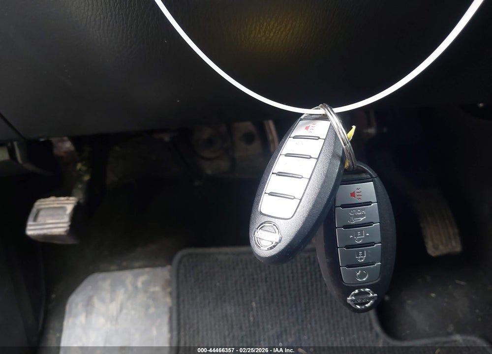 2014 NISSAN PATHFINDER SL VIN: 5N1AR2MM1EC730522