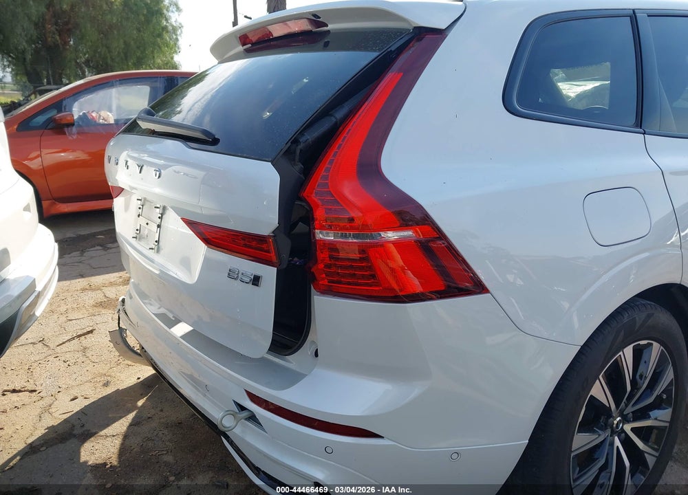 2024 VOLVO XC60 B5 PLUS DARK THEME VIN: YV4L12RL5R1911352