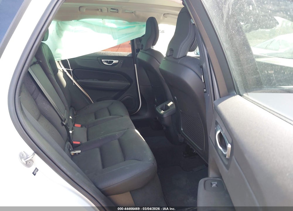 2024 VOLVO XC60 B5 PLUS DARK THEME VIN: YV4L12RL5R1911352