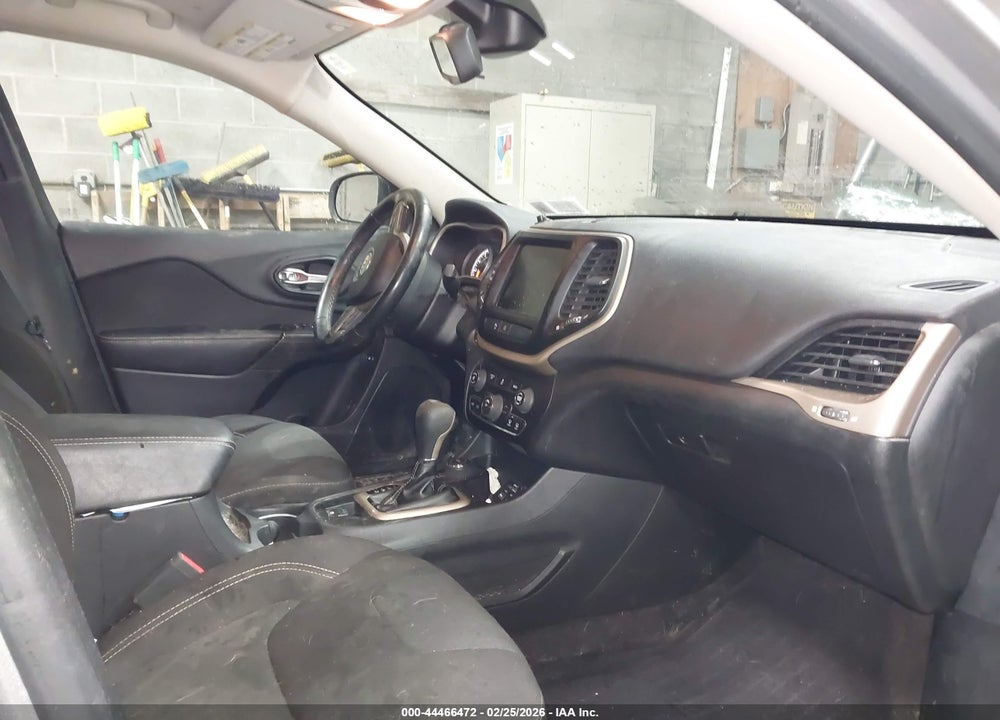 2016 JEEP CHEROKEE LATITUDE VIN: 1C4PJMCB1GW310892