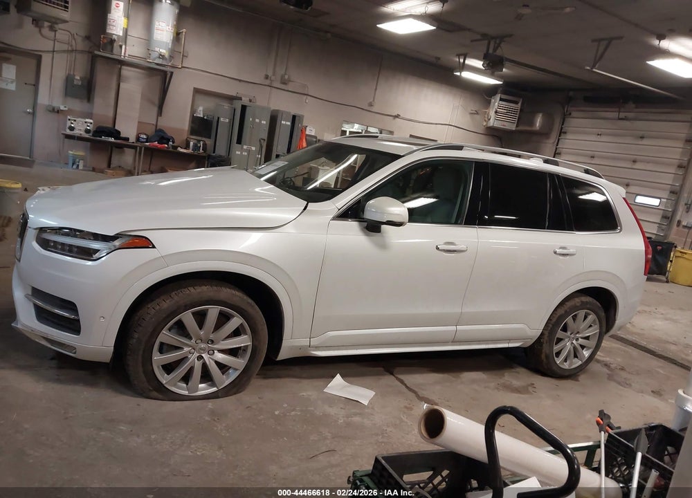 2017 VOLVO XC90 T6 MOMENTUM VIN: YV4A22PK5H1111177
