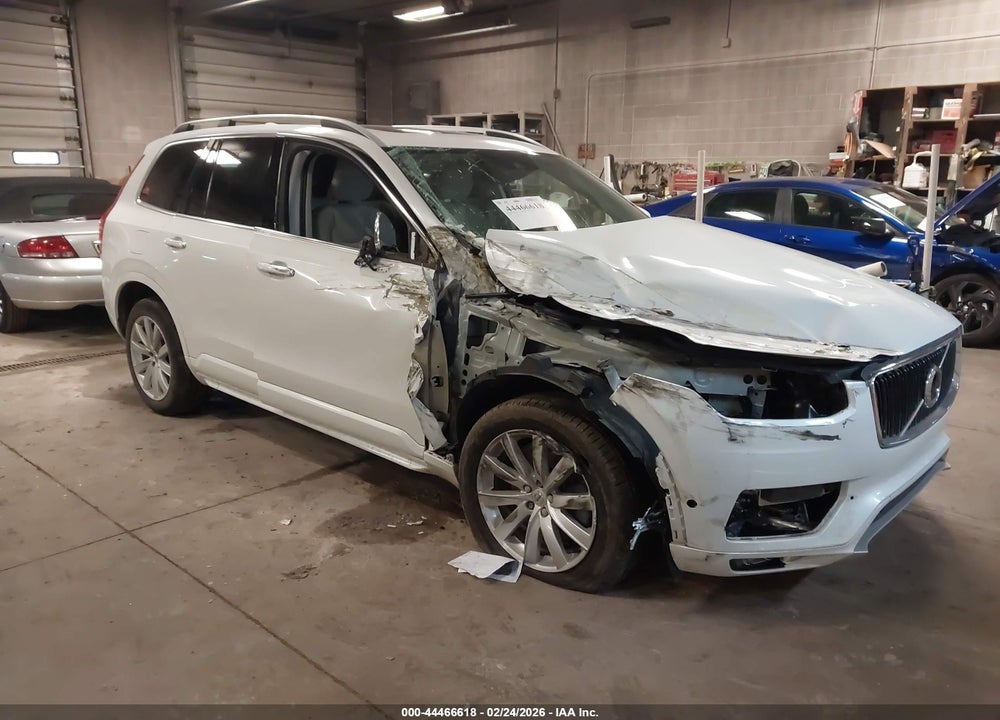 2017 VOLVO XC90 T6 MOMENTUM VIN: YV4A22PK5H1111177