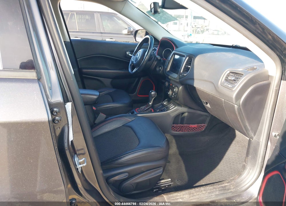 2019 JEEP COMPASS TRAILHAWK 4X4 VIN: 3C4NJDDB1KT670930