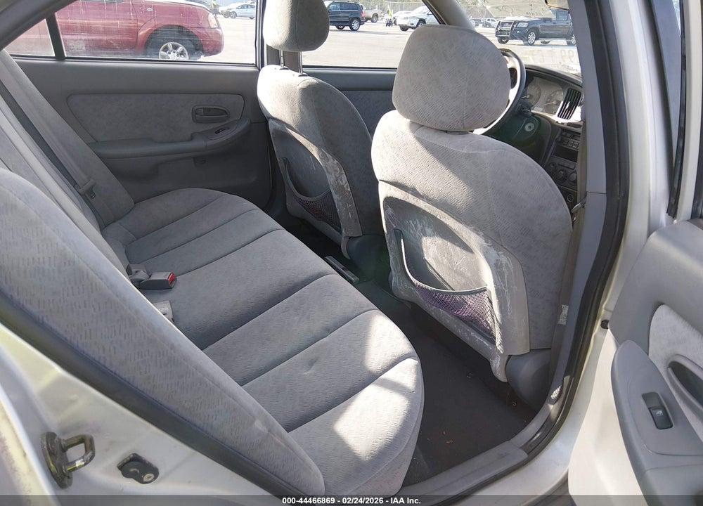 2004 HYUNDAI ELANTRA GLS/GT VIN: KMHDN46D64U756883
