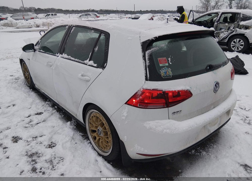 2015 VOLKSWAGEN GOLF GTI 2.0T SE 4-DOOR VIN: 3VW4T7AUXFM054752
