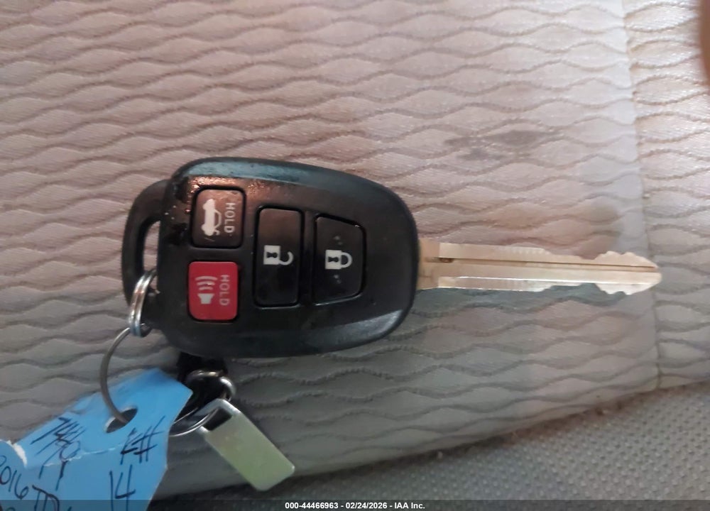2016 TOYOTA COROLLA LE VIN: 5YFBURHE2GP551290