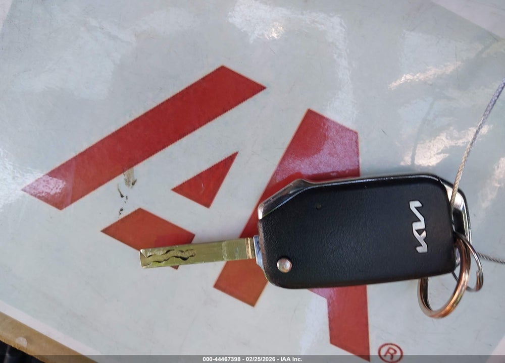 2022 KIA SORENTO LX VIN: 5XYRG4LC7NG137454