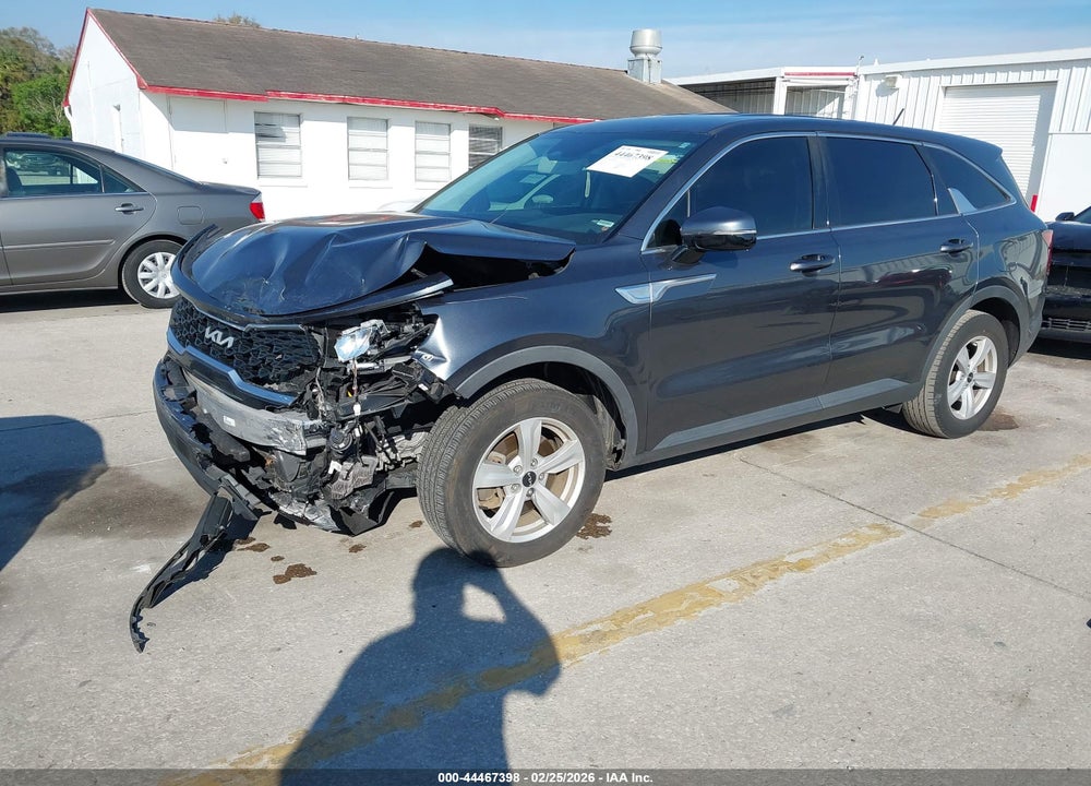 2022 KIA SORENTO LX VIN: 5XYRG4LC7NG137454