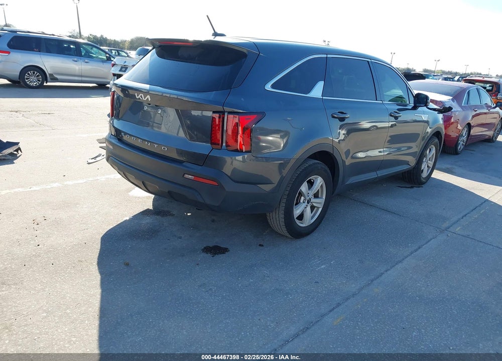 2022 KIA SORENTO LX VIN: 5XYRG4LC7NG137454