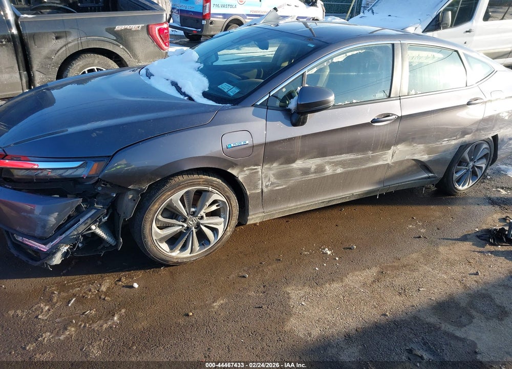 2018 HONDA CLARITY PLUG-IN HYBRID VIN: JHMZC5F1XJC013798