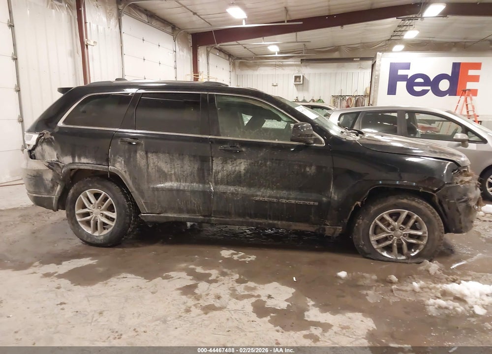 2018 JEEP GRAND CHEROKEE LAREDO E 4X4 VIN: 1C4RJFAG2JC240508