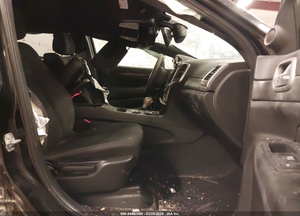 2018 JEEP GRAND CHEROKEE LAREDO E 4X4 VIN: 1C4RJFAG2JC240508